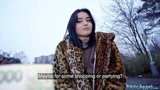 French chick Crystal Cherry gets her face blasted with a behemoth cock🍆 outside