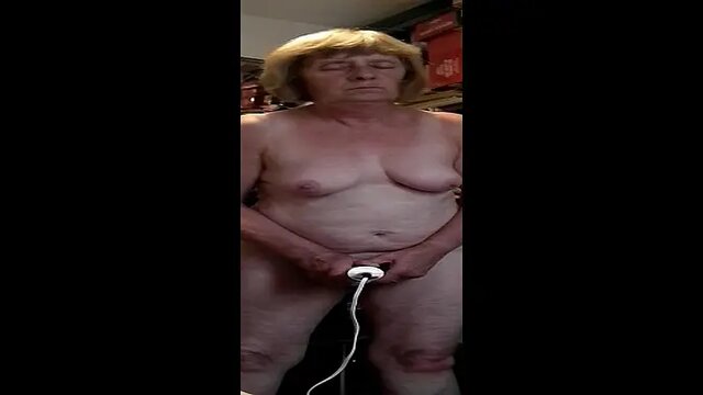 real mature orgasm close