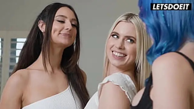 Yoga Babe Eliza Ibarra Tempts Jill Kassidy & Jewelz Blu In Lesbian Lovemaking - A Girl Knows