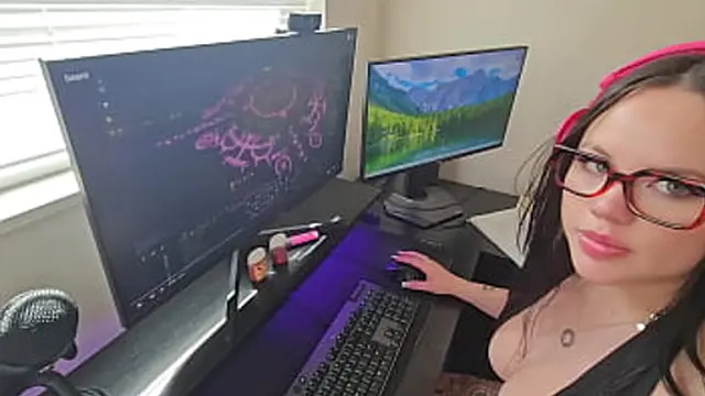 Busty girlfriend Takes Enormous Cumshots - Madalina Moon′s Hot Session with Danny Dirt