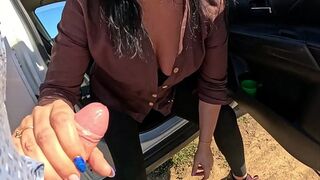 Intense Car Play – Tight Leggings Masturbation —  Blowjob & Messy Facial 305