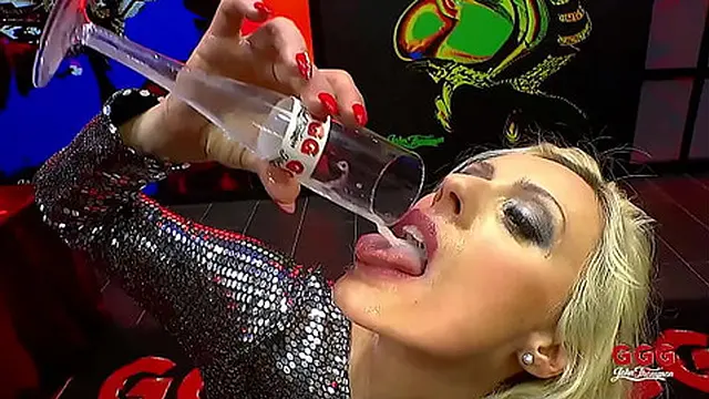 GGG - SUPER MILF SLUT LOOKING FORWARD TO THE HARD COCK AND LOTS OF CUM