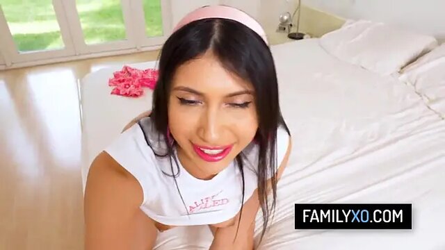 Latina girlfriend uses hunk′s cock to get over her ex - Penelope Woods