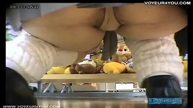 Hot Japanese chick rubs her clit