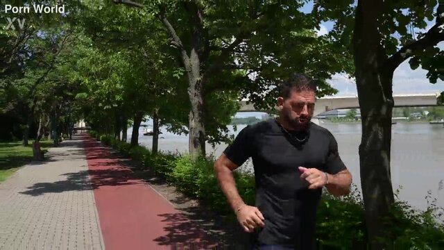 Fit blonde chick Rebecca goes wild with stranger