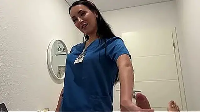 My Stepmom The Masseuse Fixed My Knees... With Her Mouth