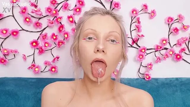 Blonde babe gives a deepthroat Creampie with Cum Swap